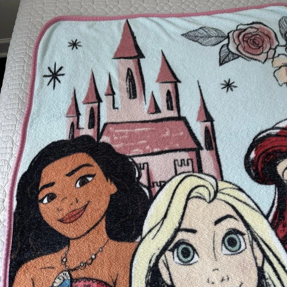 Disney Princess Blanket Ariel Moana Rapunzel Castle Northwest Fleece Throw Pink